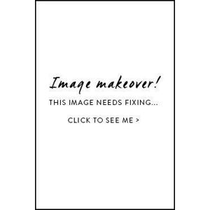 Warren Reed - Designer Geometric Retro Vintage Chevron Pattern Jigsaw Puzzle in Green Size: 1000 Pieces Green 1000 Pieces Warren Reed - Designer Geometric Retro Vintage Chevron Pattern Jigsaw Puzzle in Green Size: 1000 Pieces Green 1000 Pieces