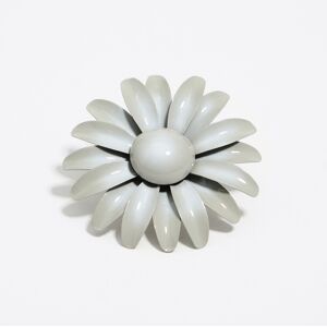 BIMBA Y LOLA Ivory metal flower charm OFF WHITE UN adult BIMBA Y LOLA Ivory metal flower charm OFF WHITE UN adult