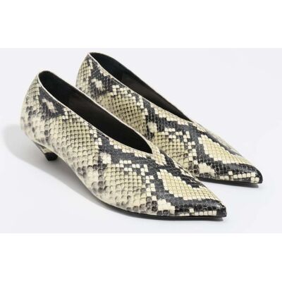 BIMBA Y LOLA Snake print leather low heel court shoe IVORY 38 adult BIMBA Y LOLA Snake print leather low heel court shoe IVORY 38 adult