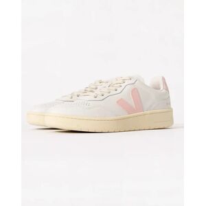 Women's Veja V-90 OT Leather Womens Trainers - White/Petale - Size: 5 Women's Veja V-90 OT Leather Womens Trainers - White/Petale - Size: 5