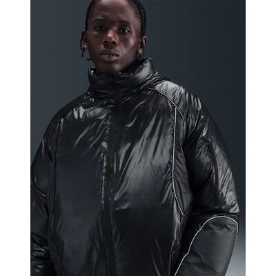 Nike Men's Waxed Hooded Full Zipped Raglan Sleeve Windbreaker - Black - Size: 42/Regular Nike Men's Waxed Hooded Full Zipped Raglan Sleeve Windbreaker - Black - Size: 42/Regular