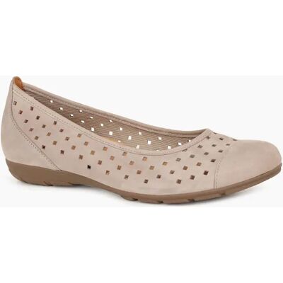 Gabor Women's Ruffle Womens Punched Detail Casual Shoes - Tan - Size: 2.5 Gabor Women's Ruffle Womens Punched Detail Casual Shoes - Tan - Size: 2.5