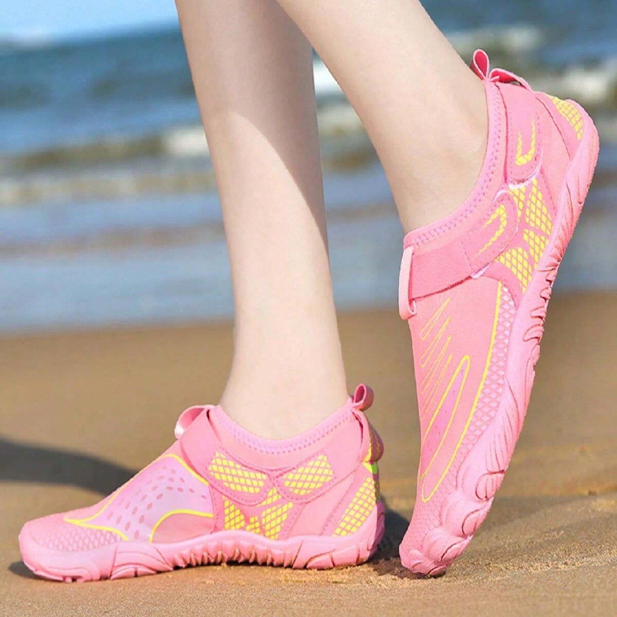 SHEIN Couples' Outdoor Sports & Fitness Five Finger Barefoot River Shoes For Beach, Swimming, Trekking, Diving, Cycling, Driving, Traveling And Hiking, Four Season Available, Breathable, Slip-Resistant And Water-Resistant Pink EUR35,EUR36,EUR37,EUR38,EUR3