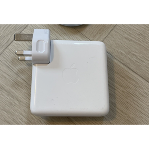 Genuine Apple 87w Usb-C Macbook Pro & Air Power Adapter Charger A1719 Uk Plug Genuine Apple 87w Usb-C Macbook Pro & Air Power Adapter Charger A1719 Uk Plug