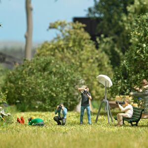 Busch 79810 4 Photographers Busch 79810 4 Photographers