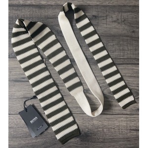 Hugo Boss Tailored Stripe Tie 100% Silk Retail £139 Made In Italy Bnwt Hugo Boss Tailored Stripe Tie 100% Silk Retail £139 Made In Italy Bnwt