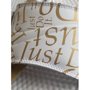 Women’s Nike Benassi Slides Flip Flops Uk 4.5 Eu 38 Us 7 White/ Gold Sandals New Women’s Nike Benassi Slides Flip Flops Uk 4.5 Eu 38 Us 7 White/ Gold Sandals New
