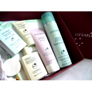 Liz Earle Radiant Skin Gift Set Cleanse Polish Skin Tonic Eyebright Mask Cloths Liz Earle Radiant Skin Gift Set Cleanse Polish Skin Tonic Eyebright Mask Cloths