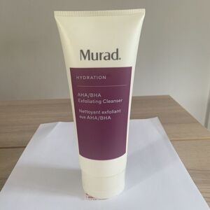 Murad Age Reform AHA/BHA Exfoliating Cleanser Facial Scrub (200ml) Murad Age Reform AHA/BHA Exfoliating Cleanser Facial Scrub (200ml)