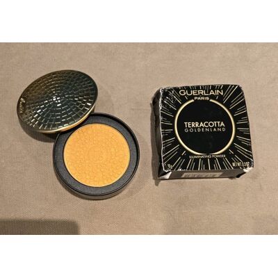 Guerlain Terracotta Goldenland Illuminating Powder 10g New Box Tatty Genuine Guerlain Terracotta Goldenland Illuminating Powder 10g New Box Tatty Genuine