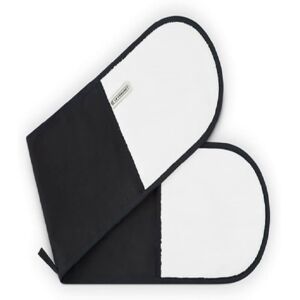 Le Creuset 4-Layered Textile Double Oven Gloves, Stain Resistant, Black, 950010 Le Creuset 4-Layered Textile Double Oven Gloves, Stain Resistant, Black, 950010