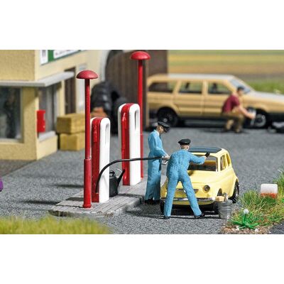 Busch 7820 Action Set: Refueling Please Busch 7820 Action Set: Refueling Please