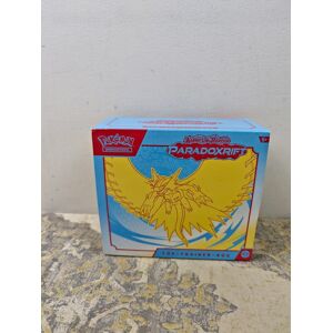 (German) Pokémon - Trading Card Game: Top Trainer Box Crimson & Purple - Parado (German) Pokémon - Trading Card Game: Top Trainer Box Crimson & Purple - Parado