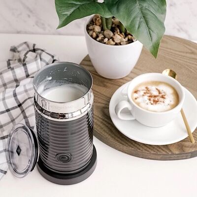 Nespresso Aeroccino 3 Milk Frother Black Coffee Hot Or Cold Foam Iced Drink Cafe Nespresso Aeroccino 3 Milk Frother Black Coffee Hot Or Cold Foam Iced Drink Cafe