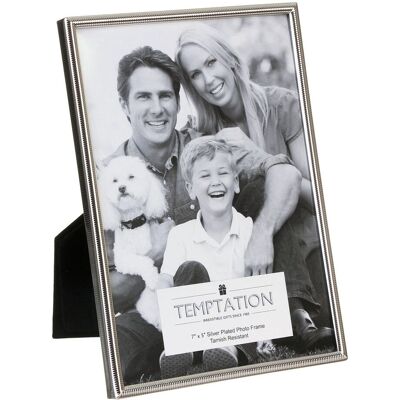 Temptation Silver-Plated Narrow Ribbed Edge Frame 5x7 Temptation Silver-Plated Narrow Ribbed Edge Frame 5x7