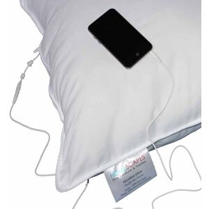 Homescapes Microfibre Music Pillow with Speakers - Medium/Firm White Homescapes Microfibre Music Pillow with Speakers - Medium/Firm White