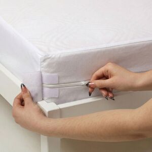 Cot Bed Zipped Waterproof Mattress Protector 10cm 70x140cm Set of 2 - Luxury Oeko-Tex Certified Full Encasement Mattress Cover With Zip - Homescapes Cot Bed Zipped Waterproof Mattress Protector 10cm 70x140cm Set of 2 - Luxury Oeko-Tex Certified Full Encasement Mattress Cover With Zip - Homescapes