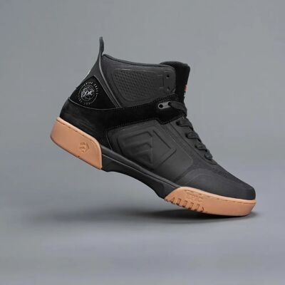 Epic Grindshoes Storm - High-Top Inline Skates Epic Grindshoes Storm - High-Top Inline Skates
