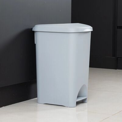 Addis Eco 100% Recycled Plastic Kitchen Pedal Bin, 40L - Light Grey Addis Eco 100% Recycled Plastic Kitchen Pedal Bin, 40L - Light Grey