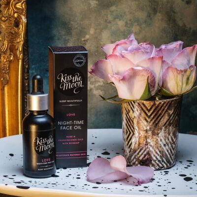 Kiss LOVE NIGHT-TIME FACE OIL Rose & Frankincense Kiss LOVE NIGHT-TIME FACE OIL Rose & Frankincense