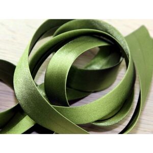 Prym 20mm Duchesse Satin Bias Binding Tape Olive - per metre Prym 20mm Duchesse Satin Bias Binding Tape Olive - per metre