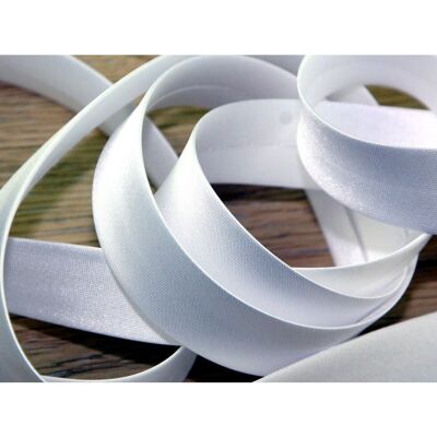 Prym Duchesse Satin Bias Binding Tape 30mm - White Prym Duchesse Satin Bias Binding Tape 30mm - White