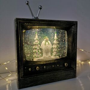 Snow Time Battery Operated 21cm Water Spinner Retro TV The Snowman Collection Snow Time Battery Operated 21cm Water Spinner Retro TV The Snowman Collection