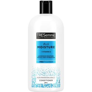 TRESemmé TRESemme Moisture Rich Conditioner 900ml Dry Hair Care with Vitamin E for Deep TRESemmé TRESemme Moisture Rich Conditioner 900ml Dry Hair Care with Vitamin E for Deep