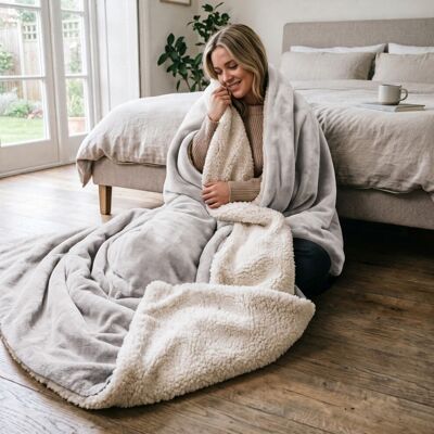 Imperial Rooms - Sherpa - Silver - 150x200 cm - Blanket Imperial Rooms - Sherpa - Silver - 150x200 cm - Blanket