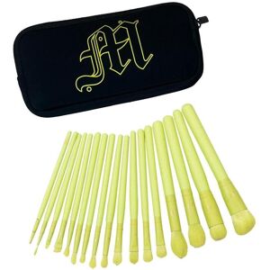 Unbranded (16 Piece Brush Set ) 16 Piece Makeup Brush Set - Made By Mitchell Pouch Unbranded (16 Piece Brush Set ) 16 Piece Makeup Brush Set - Made By Mitchell Pouch