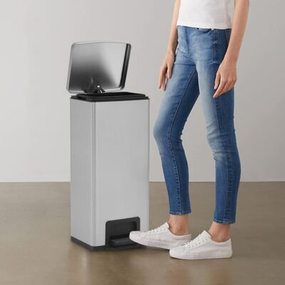 VidaXL Stainless Steel Pedal Trash Can - 30L, Anti-Fingerprint VidaXL Stainless Steel Pedal Trash Can - 30L, Anti-Fingerprint