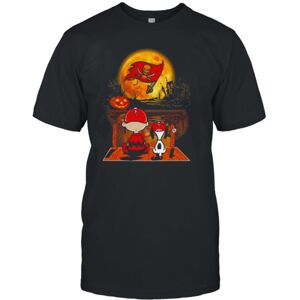 Gildan (XXXL) Snoopy And Charlie Brown Tampa Bay Buccaneers Sitting Under Moon Hallowee Gildan (XXXL) Snoopy And Charlie Brown Tampa Bay Buccaneers Sitting Under Moon Hallowee