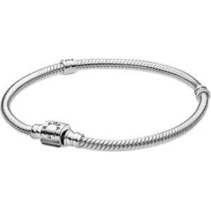 Unbranded (A2-20cm) A1 18cm Silver Plated Heart & Leaf Charm Snake Chain Bracelet Unbranded (A2-20cm) A1 18cm Silver Plated Heart & Leaf Charm Snake Chain Bracelet
