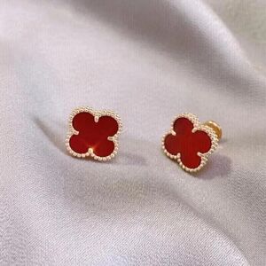 Maxpower (red) Four-leaf Clover Titanium Steel Earrings Light Luxury High-level Sense Of Maxpower (red) Four-leaf Clover Titanium Steel Earrings Light Luxury High-level Sense Of