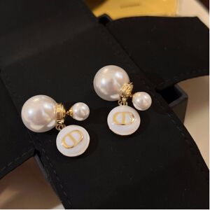 Unbranded (StyleA) S925 Stylish Silver Needle French Style Letter D Pearl Earrings Elegant Unbranded (StyleA) S925 Stylish Silver Needle French Style Letter D Pearl Earrings Elegant