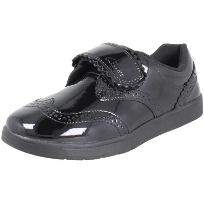 (Black, UK 11 Child) Girls Clarks Closed Top School Shoes Disco Skip - F Fit (Black, UK 11 Child) Girls Clarks Closed Top School Shoes Disco Skip - F Fit