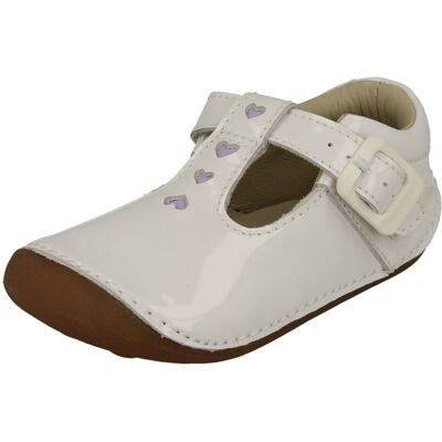 (White, UK 5 Infant) Girls Clarks Casual Pre Walker Shoes with Heart Detail Tiny (White, UK 5 Infant) Girls Clarks Casual Pre Walker Shoes with Heart Detail Tiny
