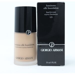 Giorgio Armani Luminous Silk Foundation Light Peachy - Foundation Giorgio Armani Luminous Silk Foundation Light Peachy - Foundation