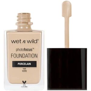 wet n wild Photo Focus Matte Liquid Foundation Porcelain Vegan & Cruelty-Free wet n wild Photo Focus Matte Liquid Foundation Porcelain Vegan & Cruelty-Free