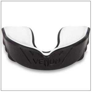 Venum Challenger Mouth Guard Black/White Venum Challenger Mouth Guard Black/White