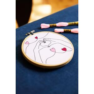 DMC Embroidery Kit Heart Hands by Jenni Davis Easy DMC Embroidery Kit Heart Hands by Jenni Davis Easy