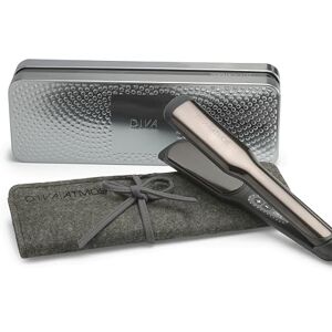 Diva Pro Styling Atmos Professional Styler Wide 42mm Adaptive Heat Technology Hair Straightener with MAK Oil-Infused Ceramic Plates Diva Pro Styling Atmos Professional Styler Wide 42mm Adaptive Heat Technology Hair Straightener with MAK Oil-Infused Ceramic Plates