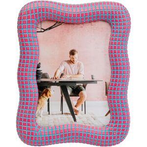 KARE Design Picture Frame Wavy, Pink, Modern, Decorative Home Accessories, Gift Idea, Room Decor for Home Office, Living Room, Bedroom, Hallway, Kitchen, 26 x 21 x 1 cm (H/W/D) KARE Design Picture Frame Wavy, Pink, Modern, Decorative Home Accessories, Gift Idea, Room Decor for Home Office, Living Room, Bedroom, Hallway, Kitchen, 26 x 21 x 1 cm (H/W/D)