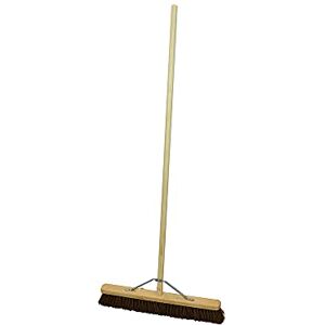 Faithfull FAIBRBAS24H Stiff Bassine Broom 600mm (24in) Head with Handle and Stay, 137 cm Handle Faithfull FAIBRBAS24H Stiff Bassine Broom 600mm (24in) Head with Handle and Stay, 137 cm Handle