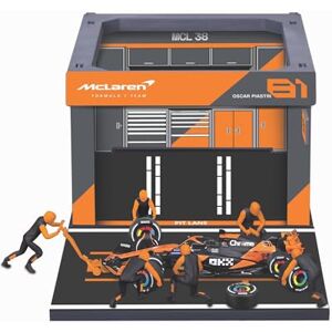 Bburago 1:43 F1 MCLAREN MCL38 2024 PIT PASS DIORAMA PIASTRI Bburago 1:43 F1 MCLAREN MCL38 2024 PIT PASS DIORAMA PIASTRI