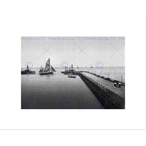 Wee Blue Coo PIER LOWESTOFT VINTAGE HISTORY OLD BW BLACK FRAMED ART PRINT PICTURE B12X570 Wee Blue Coo PIER LOWESTOFT VINTAGE HISTORY OLD BW BLACK FRAMED ART PRINT PICTURE B12X570