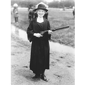 Wee Blue Coo Vintage Photography Annie Oakley Rifle Buffalo Bill USA Art Print Poster Wall Decor 12X16 Inch Wee Blue Coo Vintage Photography Annie Oakley Rifle Buffalo Bill USA Art Print Poster Wall Decor 12X16 Inch