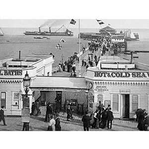 Wee Blue Coo The Pier Clacton On Sea Vintage History Old BW Art Print Poster Wall Decor 12X16 Inch Wee Blue Coo The Pier Clacton On Sea Vintage History Old BW Art Print Poster Wall Decor 12X16 Inch