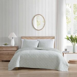 Stone Cottage King Quilt Set, Reversible Cotton Bedding with Matching Shams, Lightweight Home Decor (Willow Way Green, King) Stone Cottage King Quilt Set, Reversible Cotton Bedding with Matching Shams, Lightweight Home Decor (Willow Way Green, King)