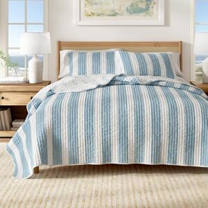 Great Bay Home Twin Coastal Quilt Bedding Set, Summer Coastal Quilt with Sham, Beach 2-Piece Reversible All Season Bedspread Quilt Set. Lightweight Nautical Quilted Coverlet. Casco Bay Collection, Blue Great Bay Home Twin Coastal Quilt Bedding Set, Summer Coastal Quilt with Sham, Beach 2-Piece Reversible All Season Bedspread Quilt Set. Lightweight Nautical Quilted Coverlet. Casco Bay Collection, Blue